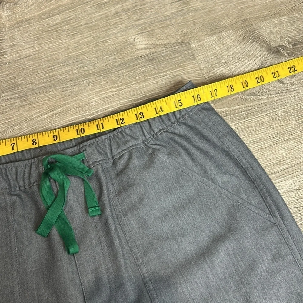 Figs Men’s Cairo Cargo Scrub Pants in Graphite Sz M